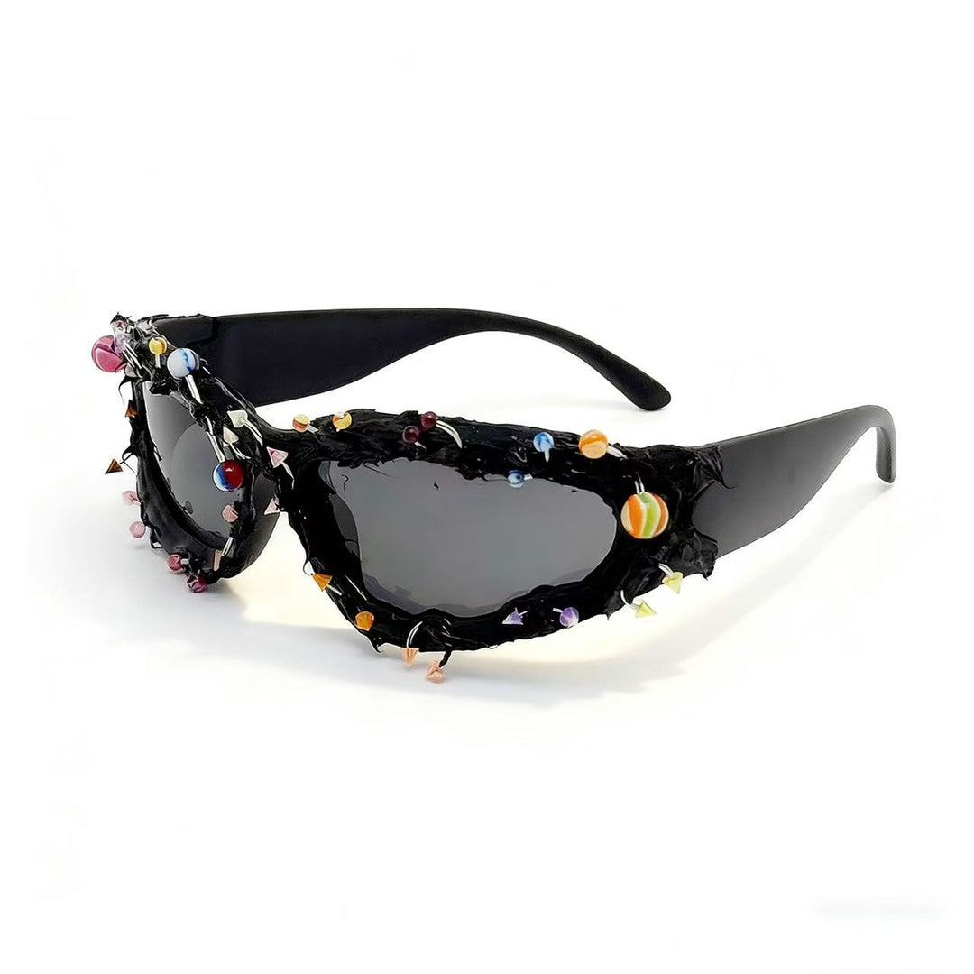 Ladies sunglasses with creative decor and distinctive frame Bowlift