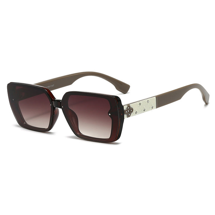 Ladies sunglasses with extravagant jewelry details Bowlift