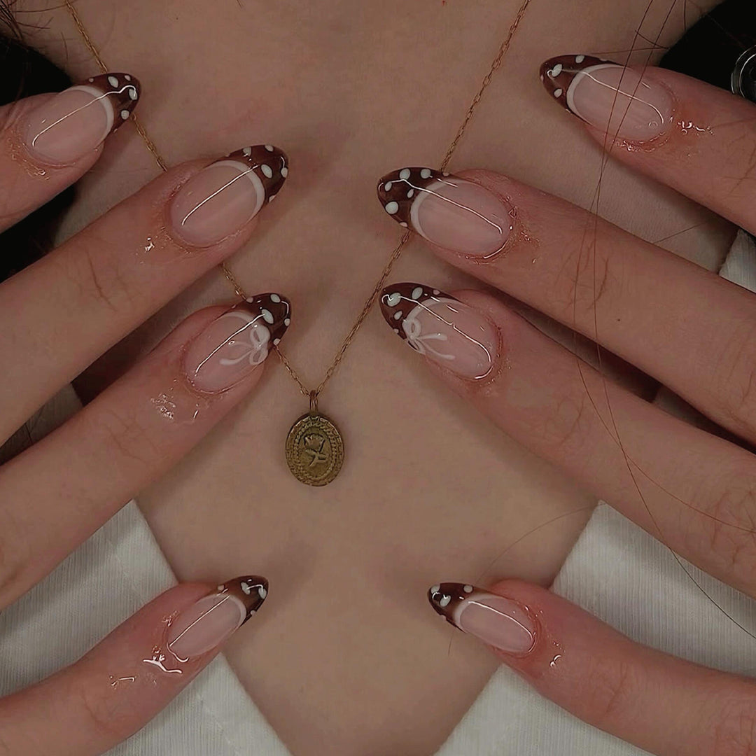 Artistic Nail Art with Elegant Lace Decoration Bowlift