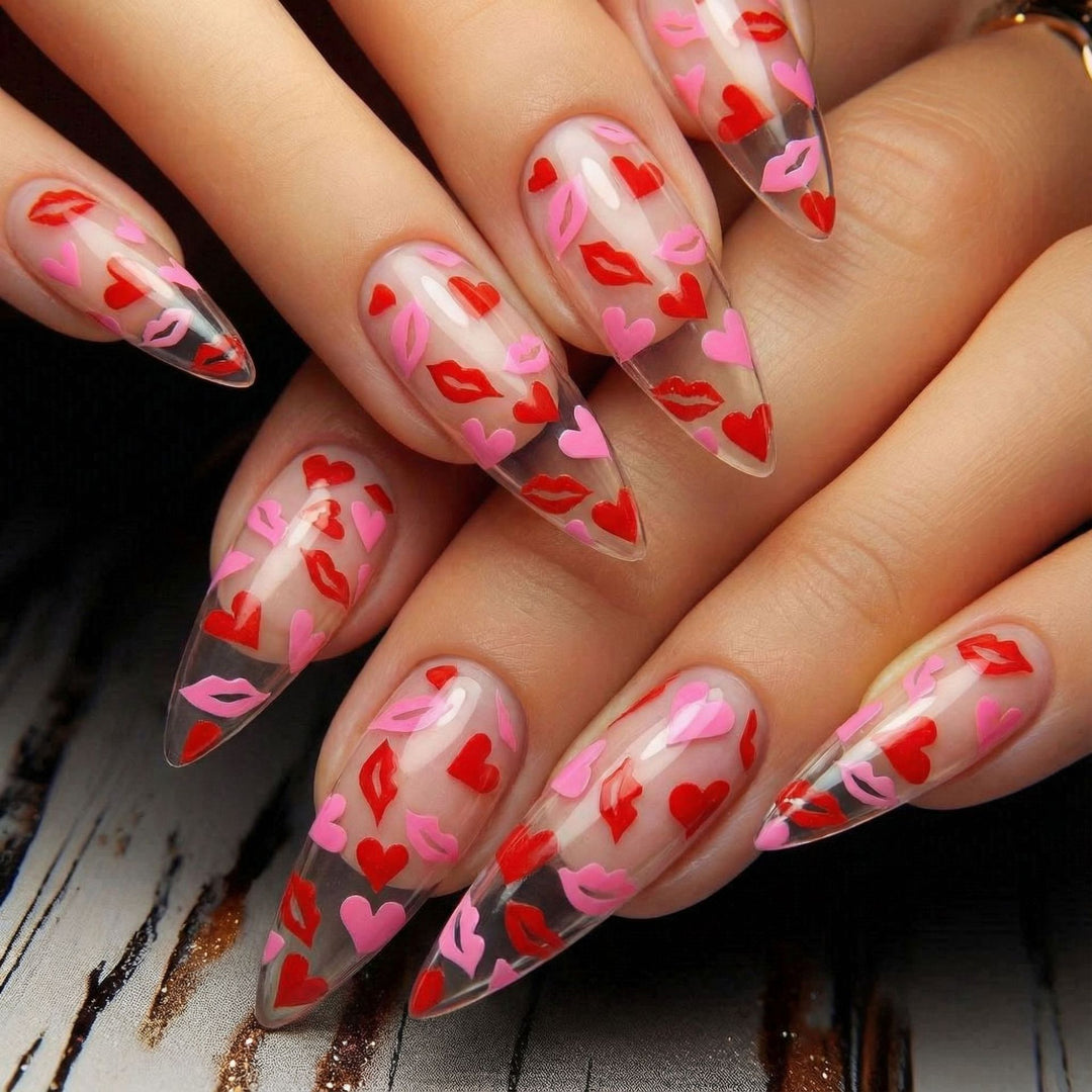 Artificial nail tips with heart motifs Bowlift