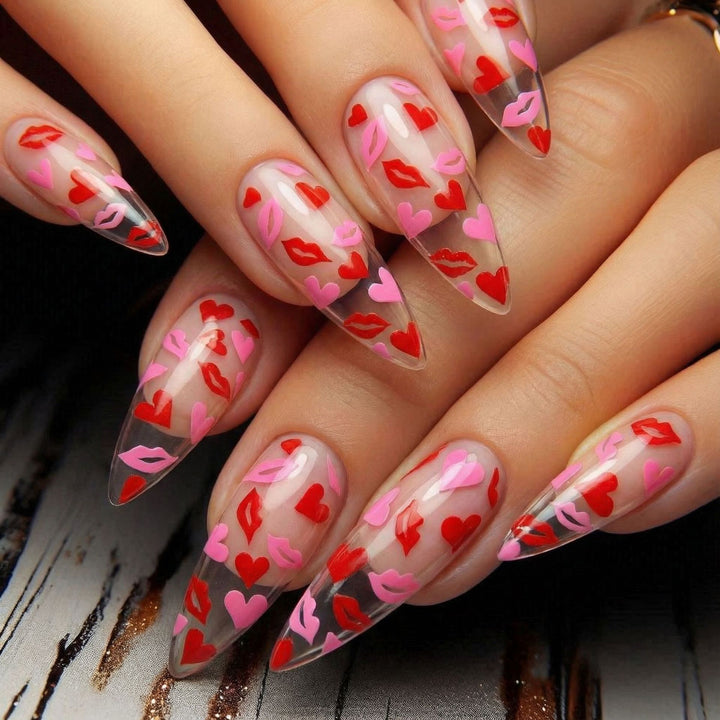 Artificial nail tips with heart motifs Bowlift