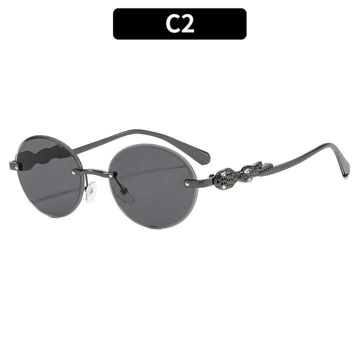 Fashion-Forward Round Frame Sunglasses with Ornate Details