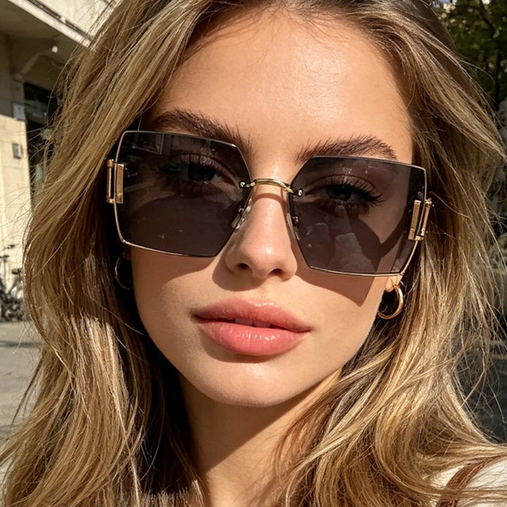 Women's square sunglasses with luxurious metal frame Bowlift