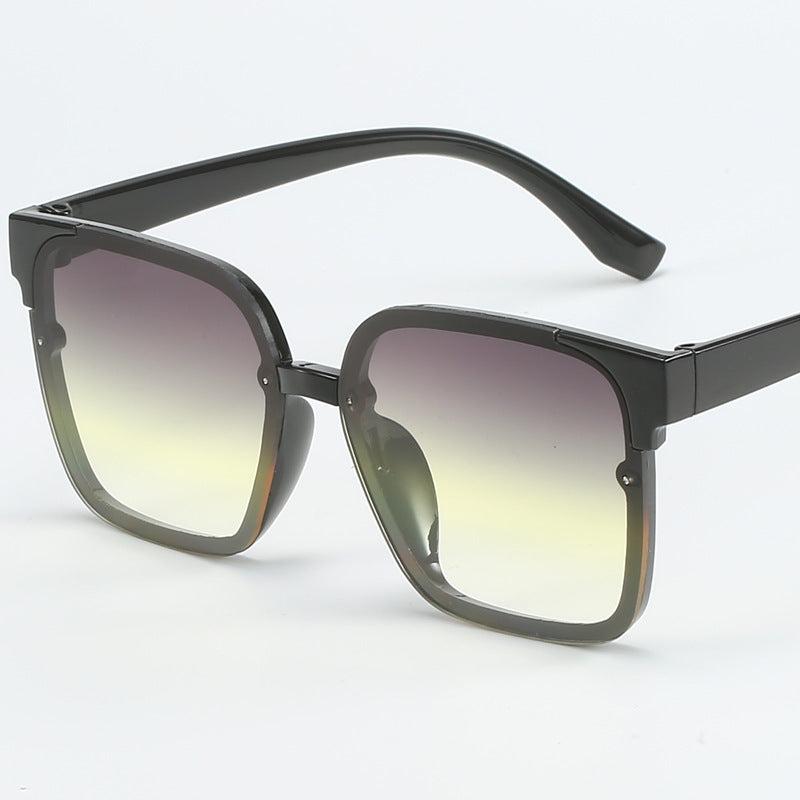Women modern square sunglasses with UV protection and sturdy frame Bowlift
