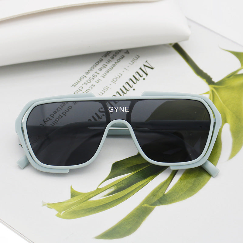 Women's sporty sunglasses with modern design Bowlift