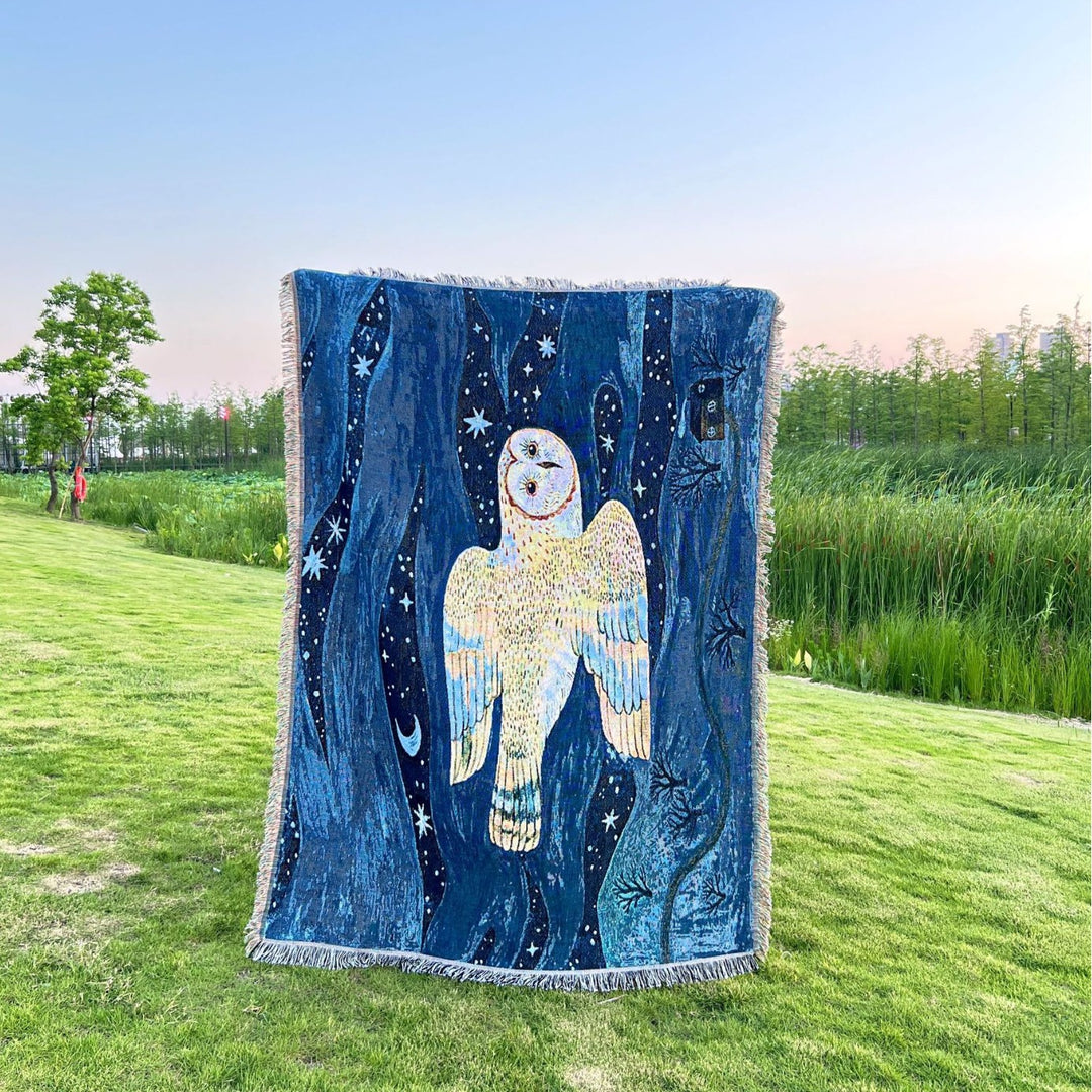 Artistic Owl-Themed Throw Blanket