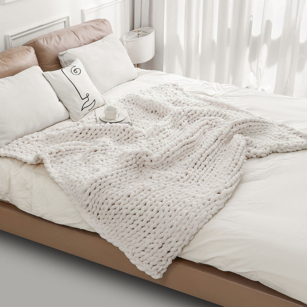 Handcrafted Chunky Knit Ultra-Soft Chenille Throw Blanket Bowlift
