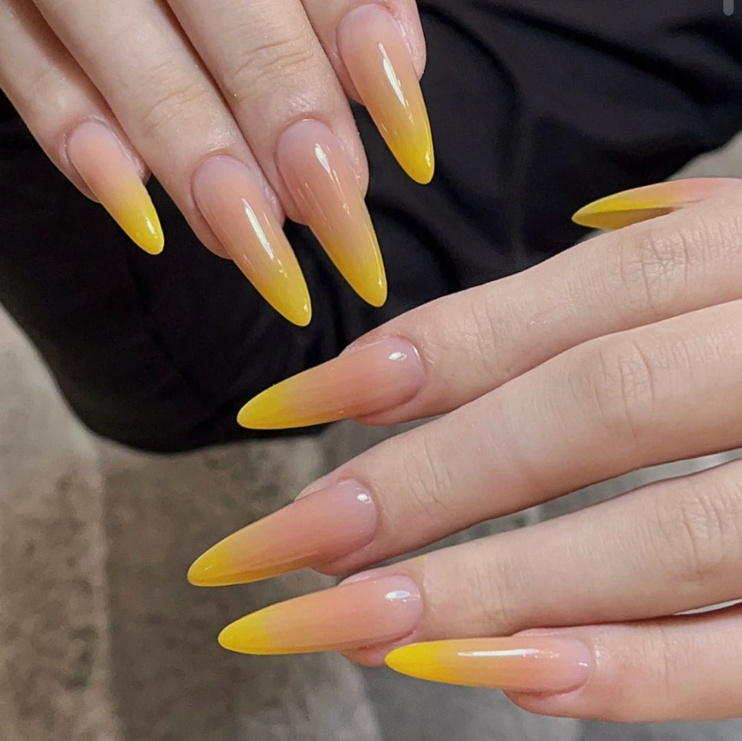 Elegant Teardrop-Shaped Press-On Nails Bowlift