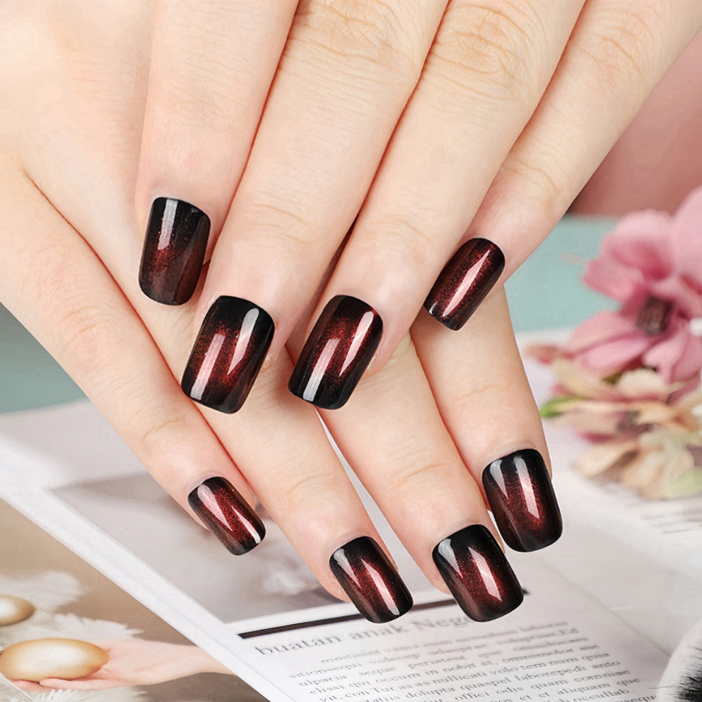 Elegant artificial nails with metallic shine and modern design Bowlift