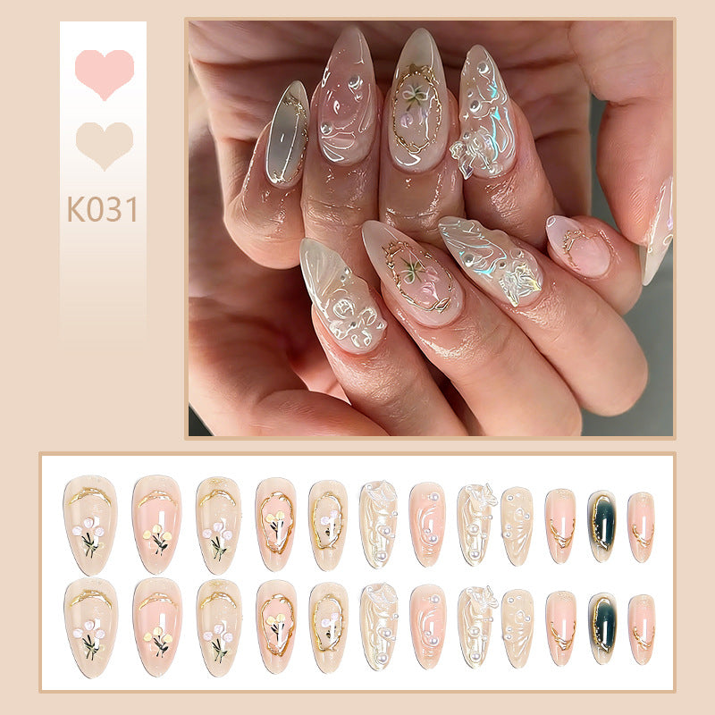 Nail art set with filigree floral decorations Bowlift