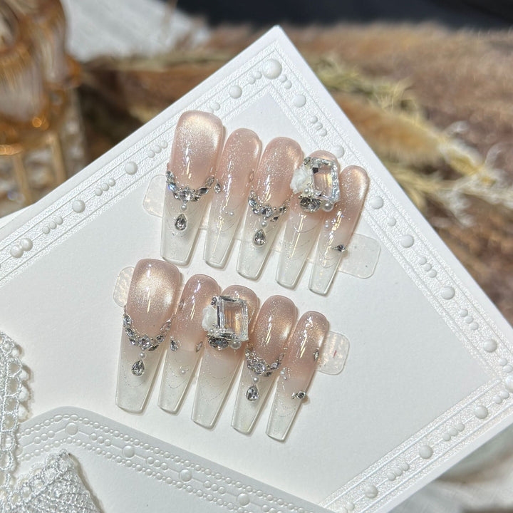 Elegant Rhinestone-Embellished Press-On Nail Set Bowlift