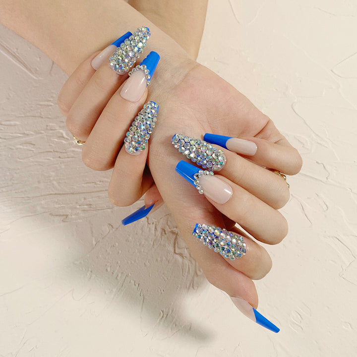 Nail art with heart and lip designs Bowlift
