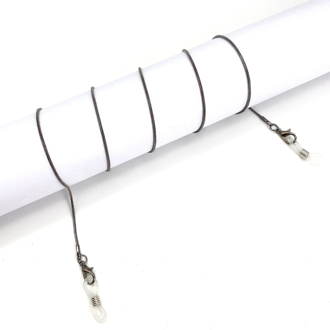 Sleek Eyewear Retainer with Secure Clips Bowlift
