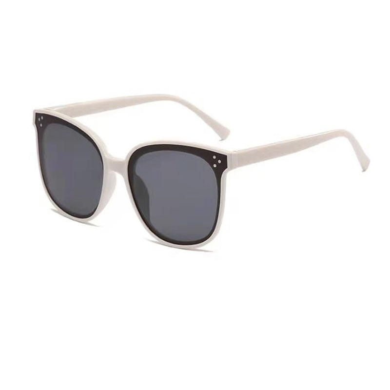Women’s Fashion Sunglasses in Cat-Eye Style Bowlift
