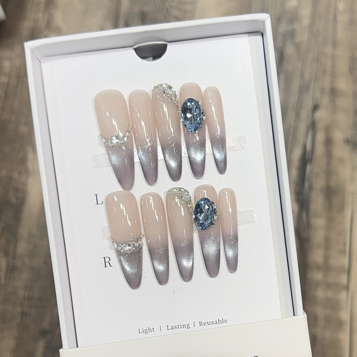 Glamorous Stiletto Press-On Nail Art Set with Rhinestone and Ombre Design Bowlift