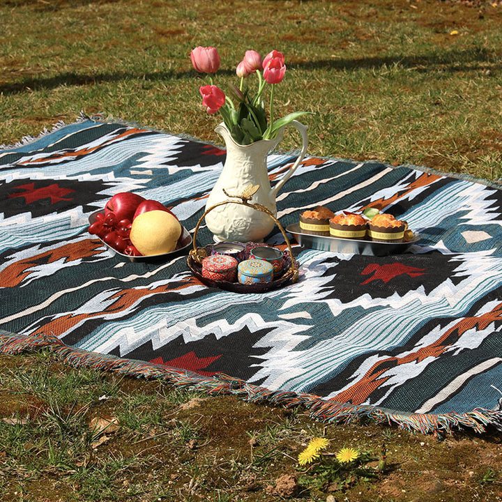 Elegant Floral Tapestry Blanket