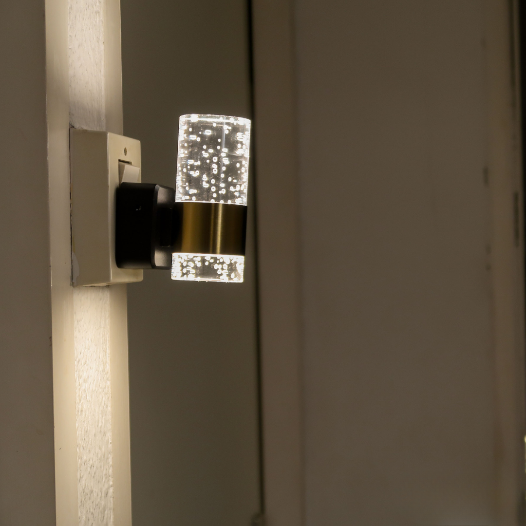 BowLift | LumiKristall Plug-in Wall Lamp with Light Sensor
