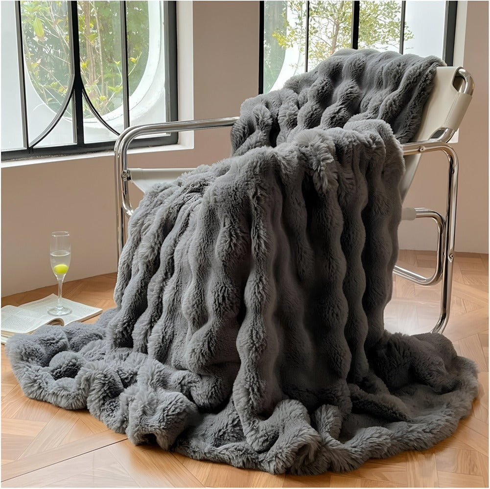 BowLift | Fluffy Faux Fur Travel Blanket – Soft and Washable Fleece Blanket