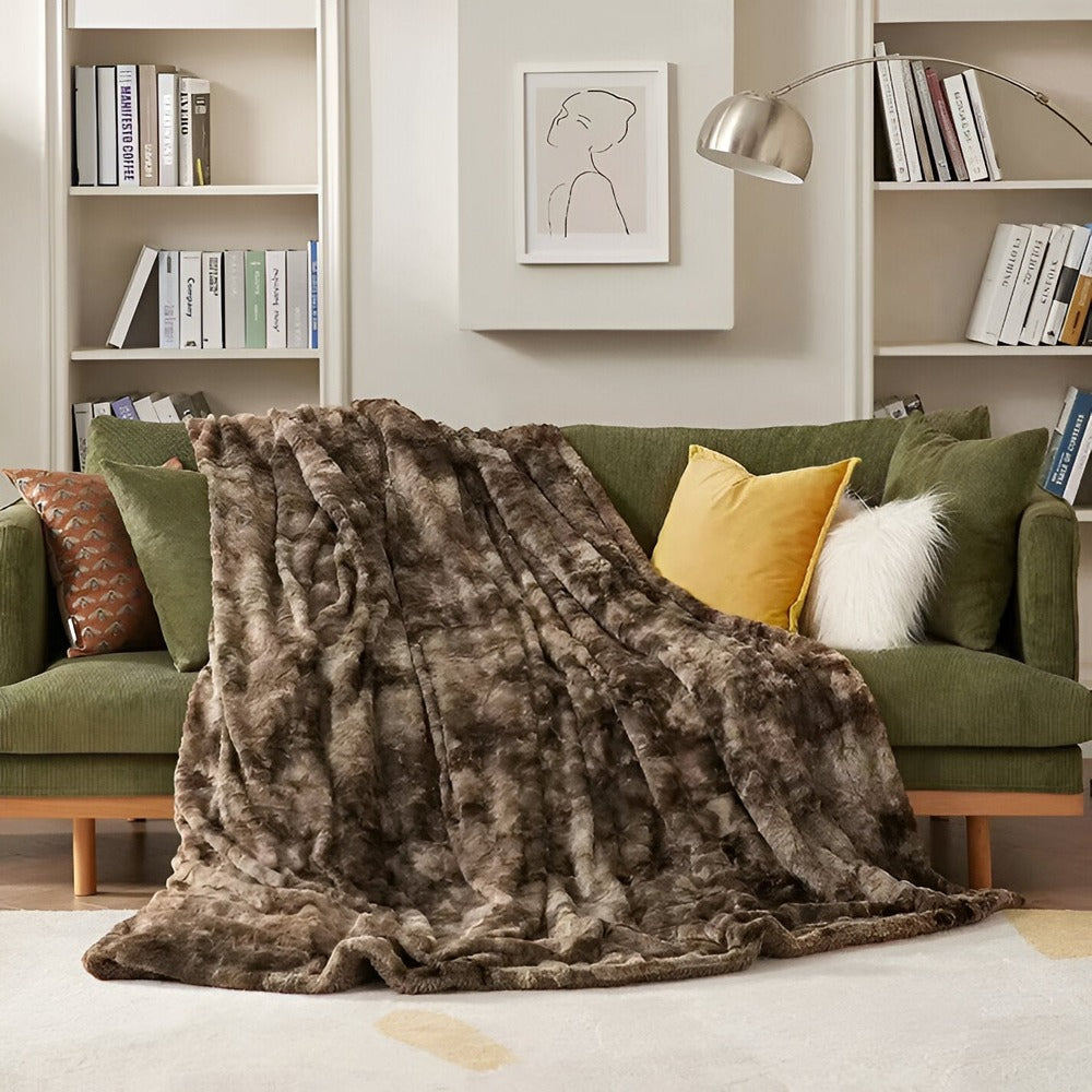 BowLift | Soft Velour Winter Blanket – Warm Coral Fleece Blanket in Batik Style