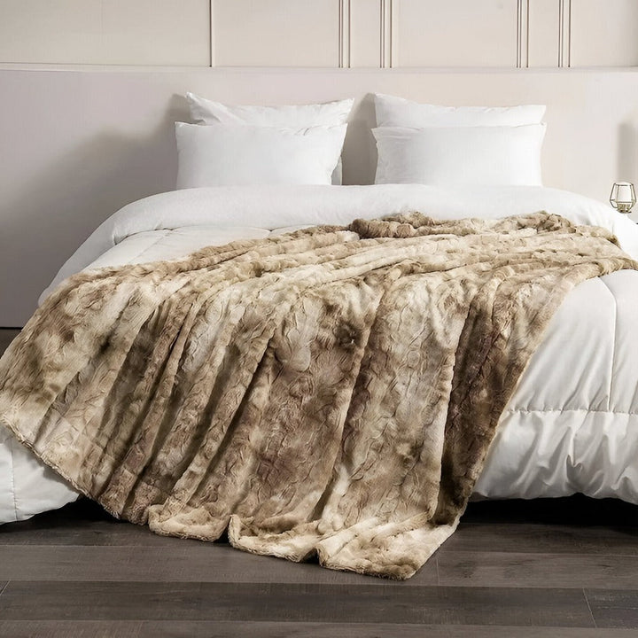 BowLift | Soft Velour Winter Blanket – Warm Coral Fleece Blanket in Batik Style