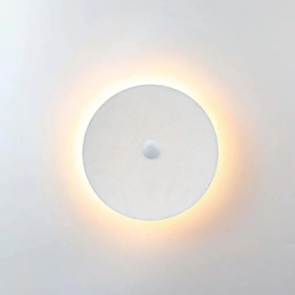 BowLift | Minimalistic LED wall lamp for modern outdoor areas