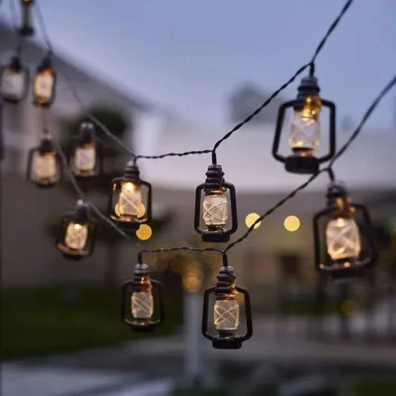 Solar-powered LED string lights with flame effect – Decorative outdoor lighting for garden and terrace | Bowlift