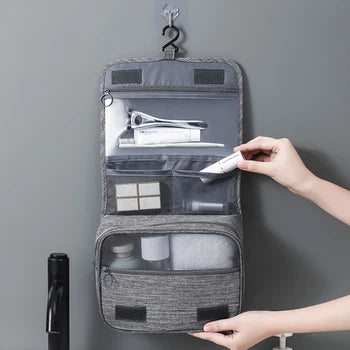 BowLift | Hanging toiletry bag for men
