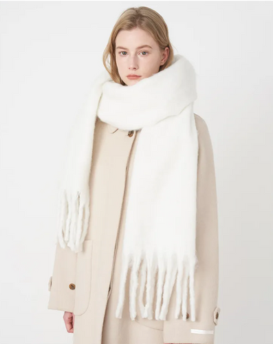 CashmereLuxe Scarf – Elegant and Super Soft Bowlift
