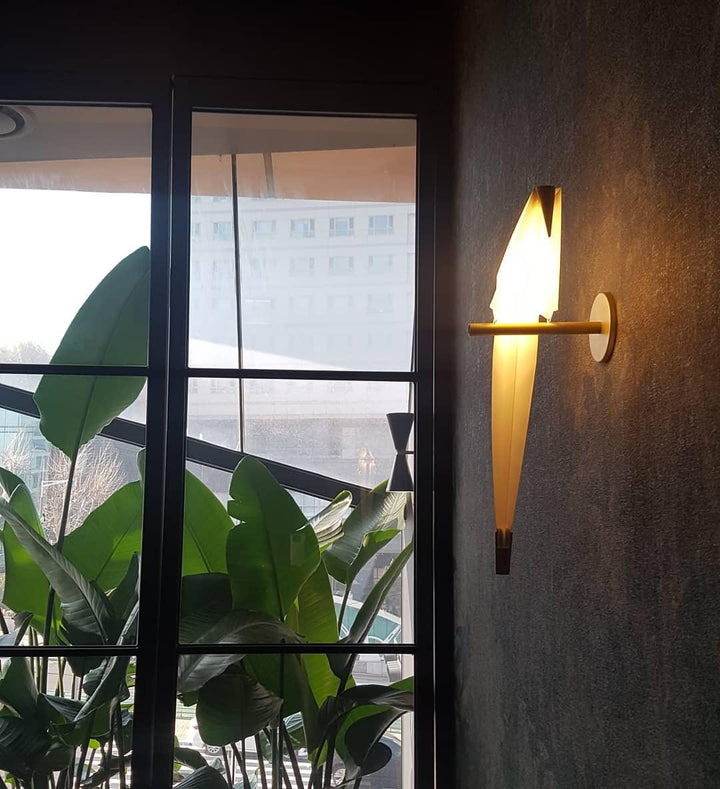 BowLift | Fancy Wall Lamp with Nature-Inspired Design