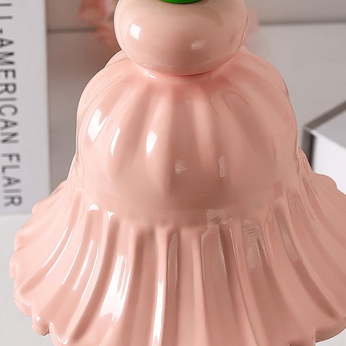 BowLift | BloomAura – Charming Pink Glass Table Lamp