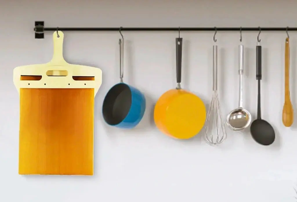 BowLift | Pizza shovel with rolling strap — Dough-friendly sliding tool for perfect pizzas