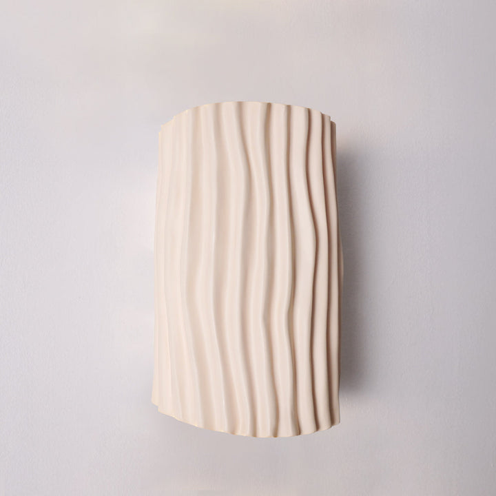 BowLift | NordicLuxe – Resin Wall Light with Warm and Inviting Glow