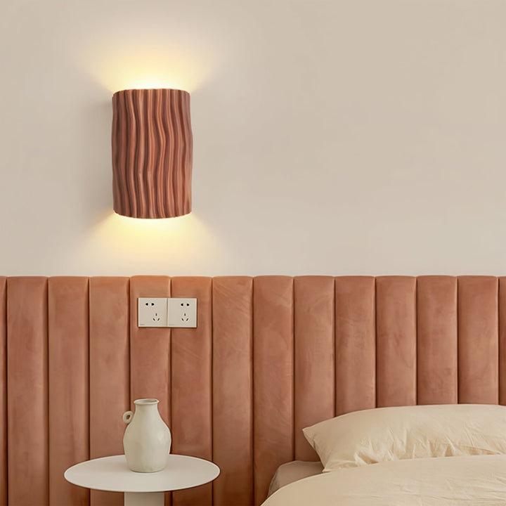BowLift | NordicLuxe – Resin Wall Light with Warm and Inviting Glow