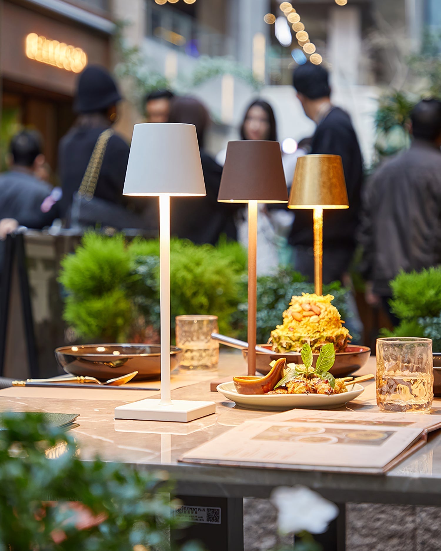 BowLift | PoldLight – Modern LED Table Lamp with Charging Capability