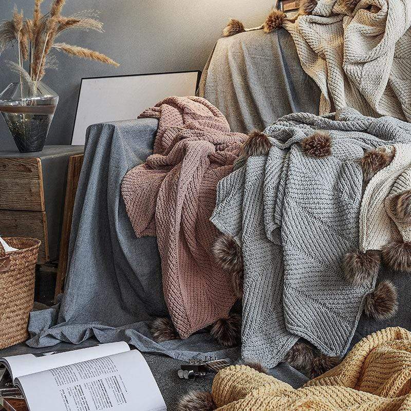 Pom Pom Chenille Blankets Bowlift