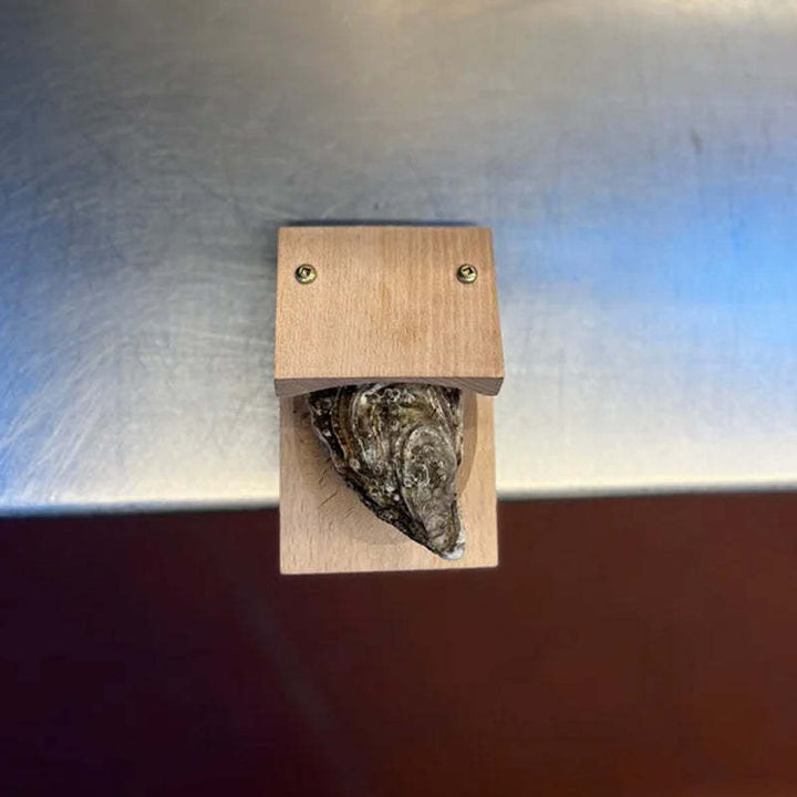 BowLift | Premium wood handle oyster shell opener clamp