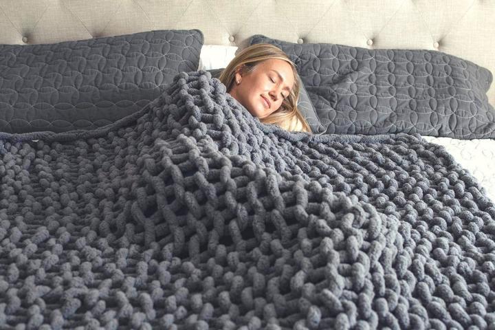 BowLift | Cozy Knitted Blanket 80x100 cm and 100x120 cm – Stylish Home Accessory for Autumn and Winter