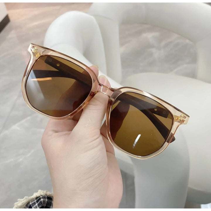 RetroGlam Sunglasses - Square Retro Sunglasses | Bowlift
