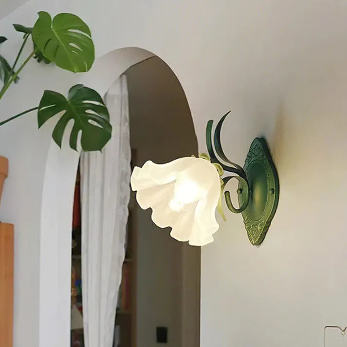 BowLift | LED Lily of the Valley Flower Wall Lamp - Decorative Floral Light Fixture for Living Room & Bedroom Decor