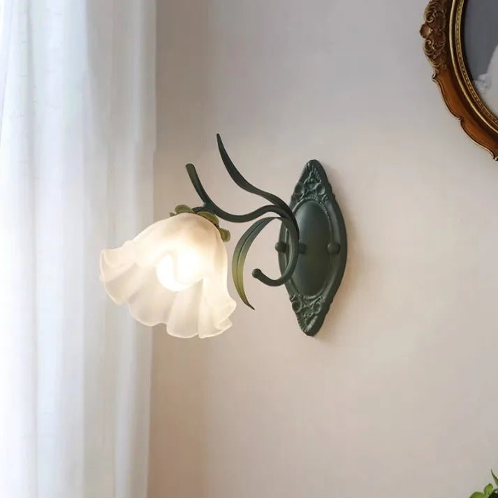 BowLift | LED Lily of the Valley Flower Wall Lamp - Decorative Floral Light Fixture for Living Room & Bedroom Decor