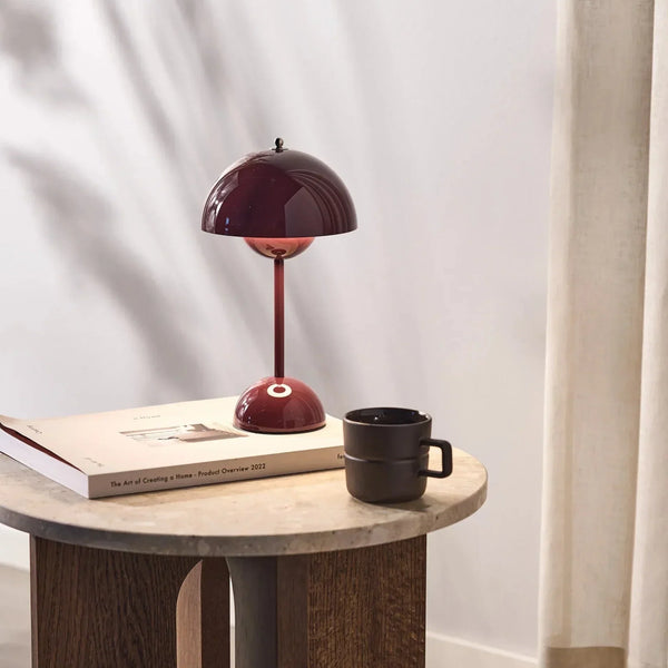 BowLift | Stylish Auroraglo LED table lamp for the living room
