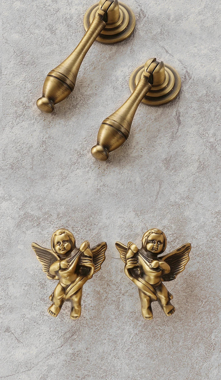 Bronvella ArcRetro Furniture Handle in Antique Copper Bowlift