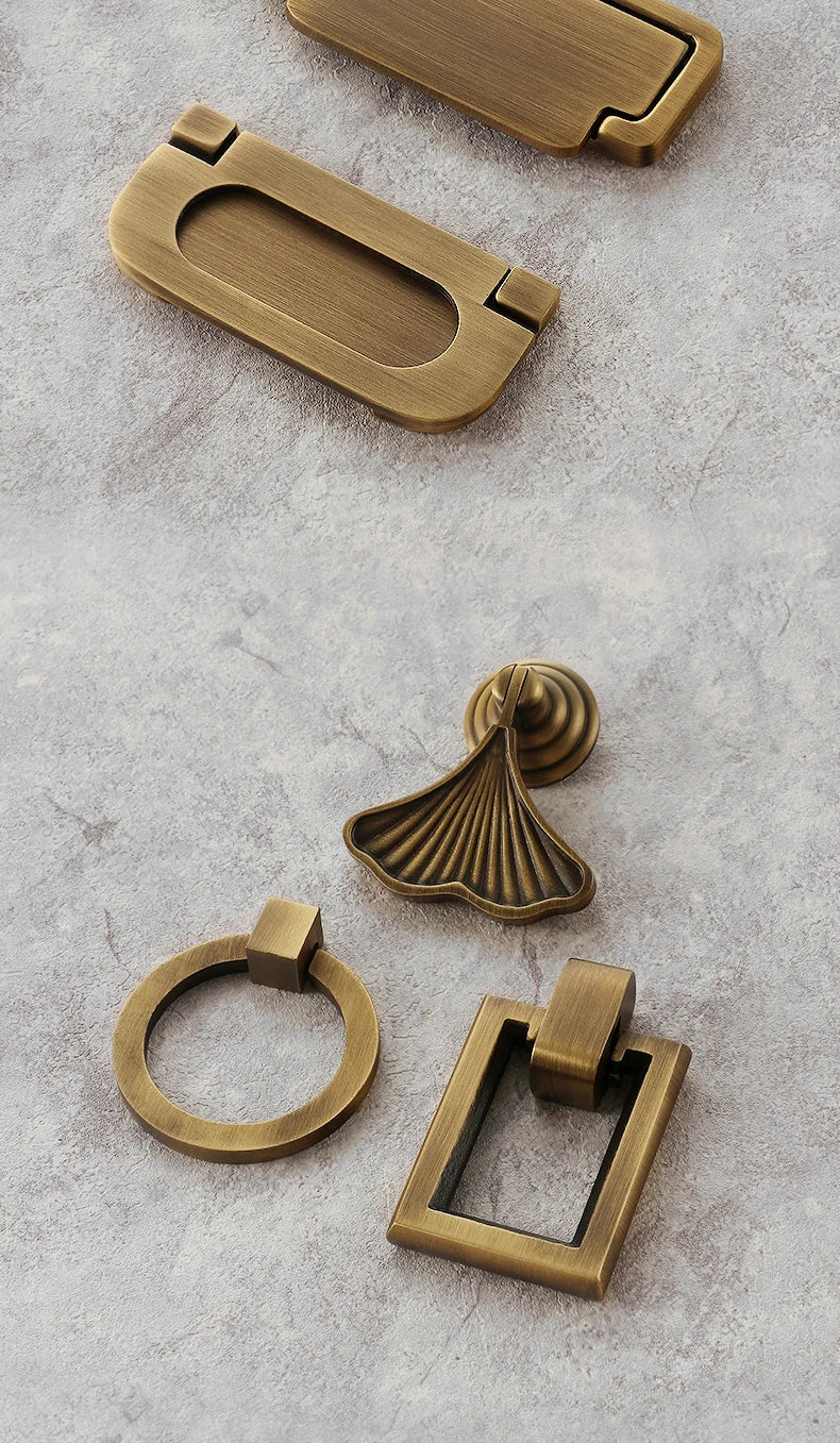 Bronvella ArcRetro Furniture Handle in Antique Copper Bowlift