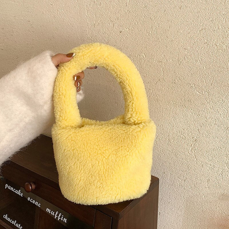 BowLift | Cuddly Plush Mini Bucket Bag