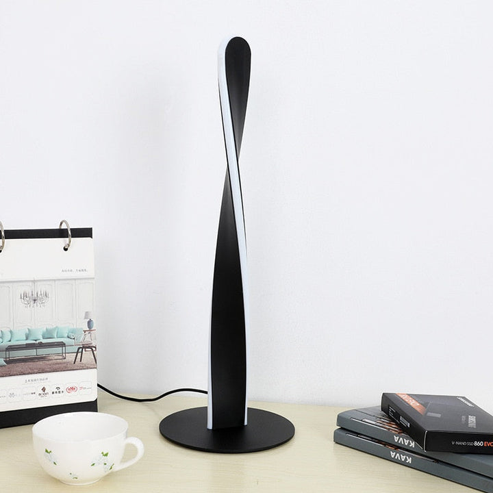 BowLift | DimLume – Aluminum Desk Lamp with Flexible Dimming Function