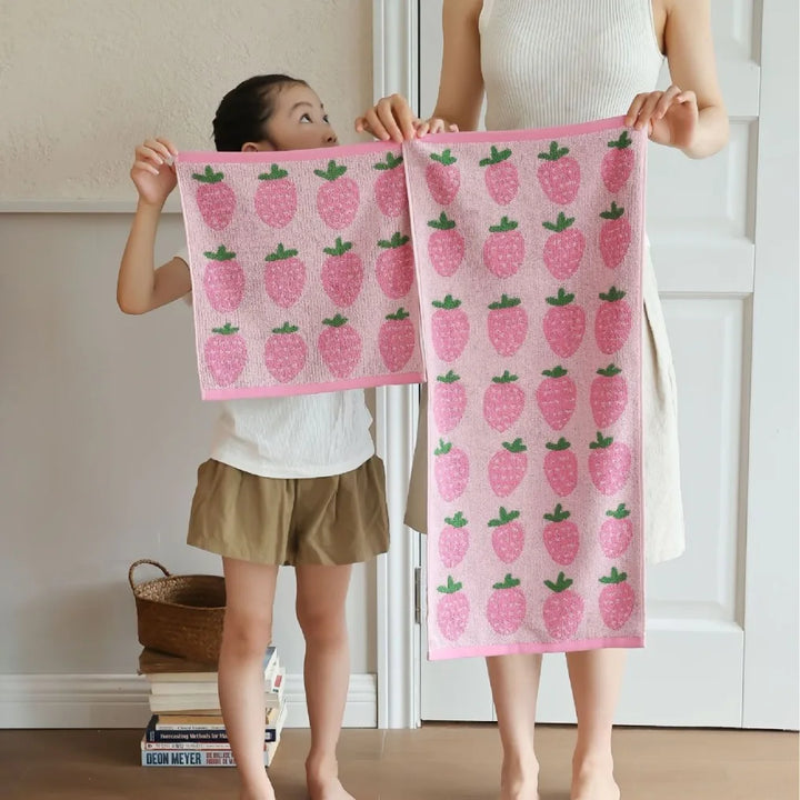 Strawberries Towel | Bowlift