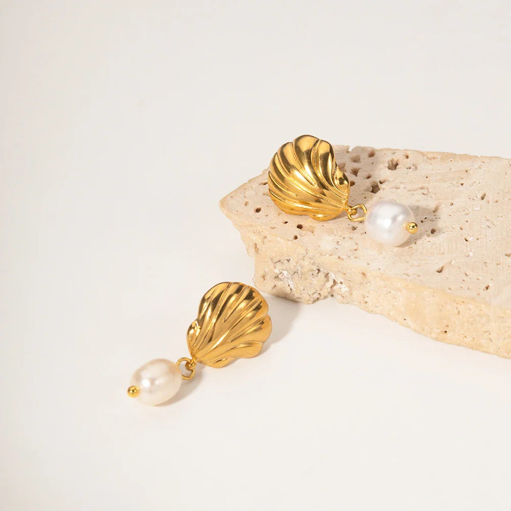 BowLift | Dainty Sea Shell Pearl Earrings
