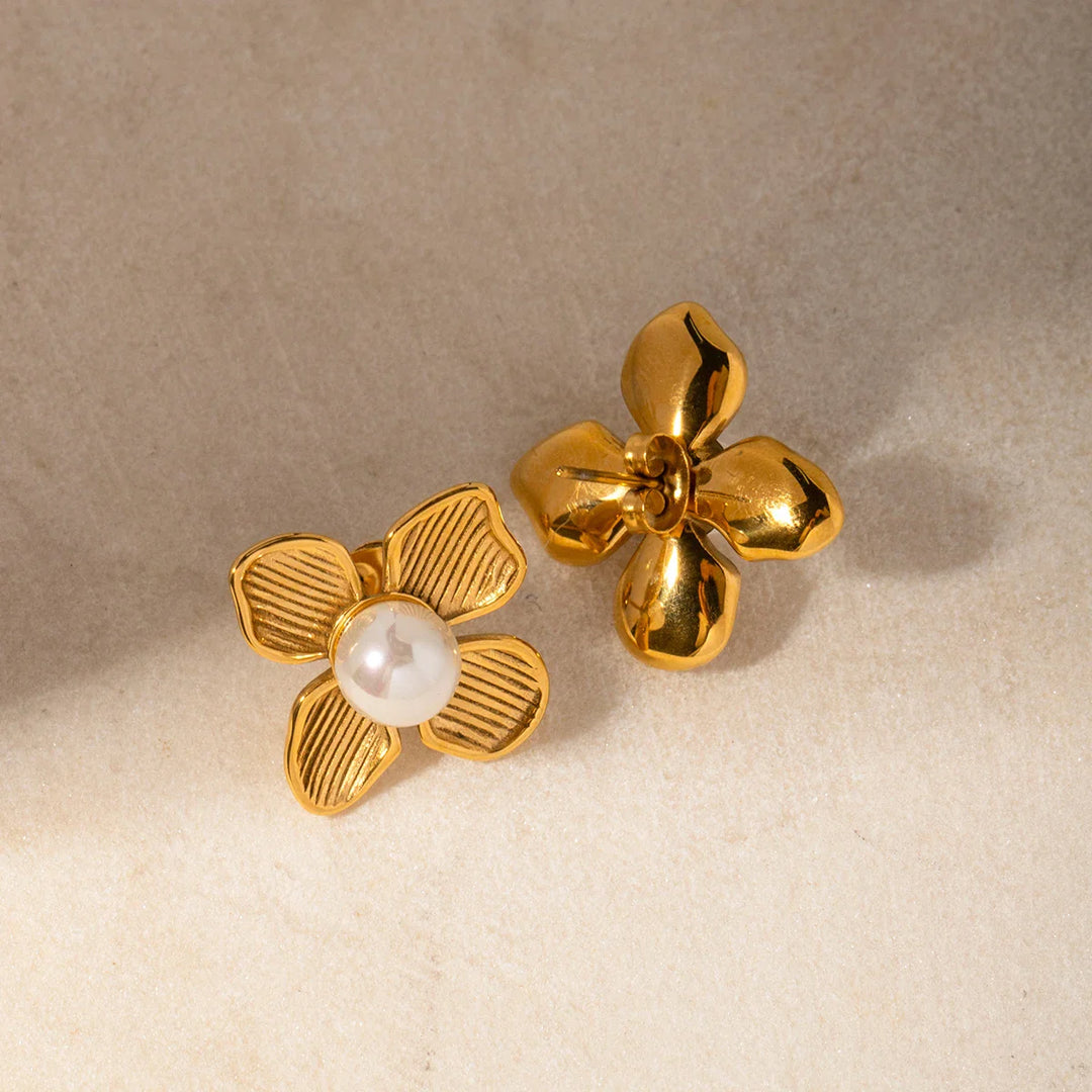 BowLift | 18k Four Petal Textured Pearl Flower