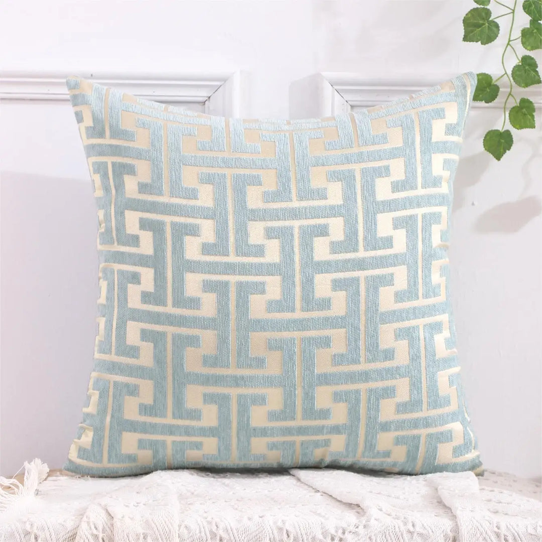 Striped cushion cover in country house style – Decorative sofa cover for living room and couch | Bowlift
