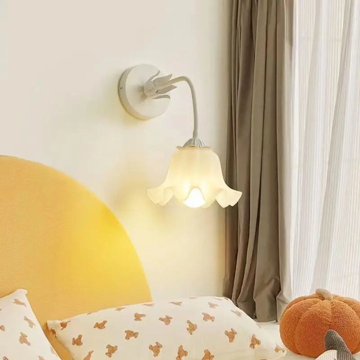 FrenchBloom - Elegant Wall Lamp with Flower Pattern Bowlift